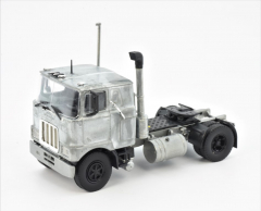 Mack F700 low roof 4x2 tractor kit