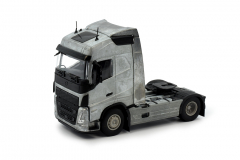 Volvo FH05 Globetrotter 4x2 tractor chassis kit
