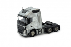 Volvo FH04 XXL 6x4 tractor chassis kit