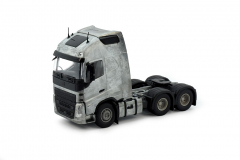 Volvo FH05 Globetrotter XL 6x4 tractor kit