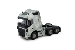 Volvo FH05 Globetrotter 6x4 tractor kit (without spot lights)