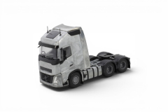 Building kit / Volvo FH05 Aero Globetrotter XL 6x4 tractor